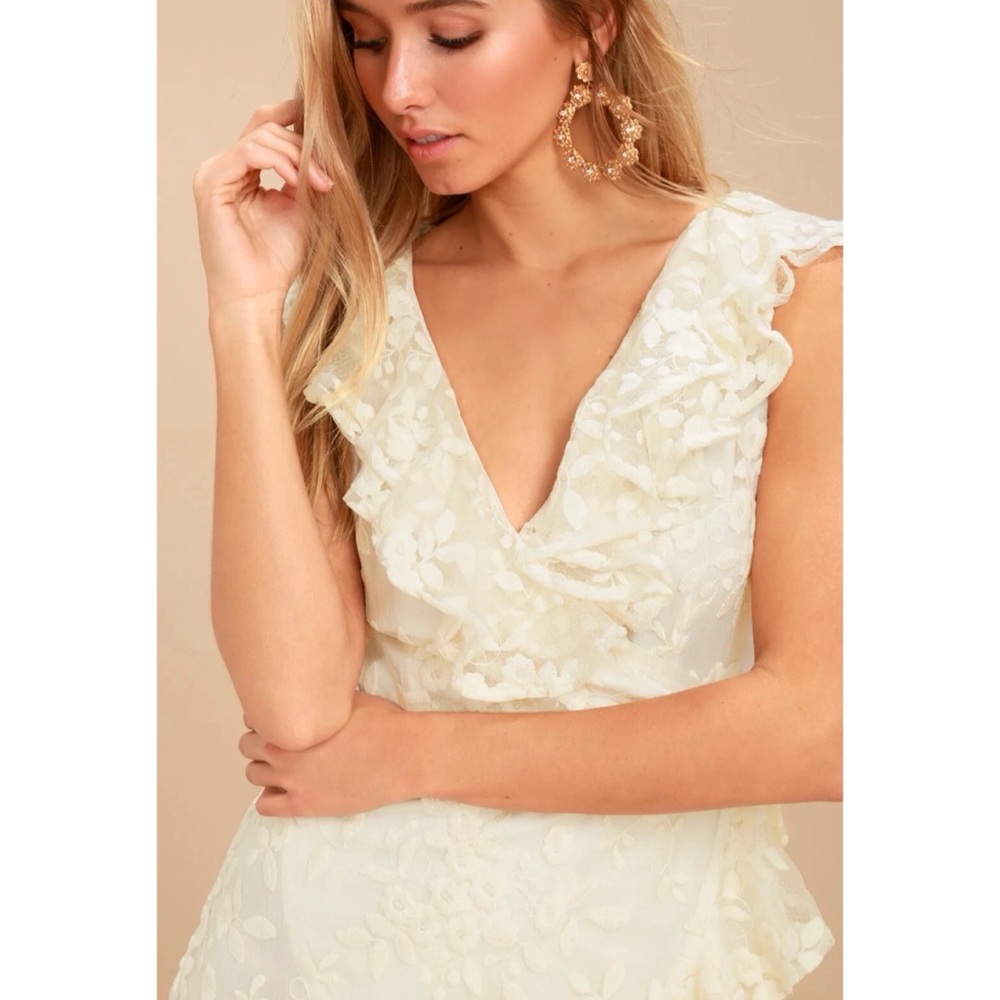 ❤️ BB Dakota ‘Harlow’ Ivory Embroidered Ruffle Wrap Dress - Picture 4 of 13